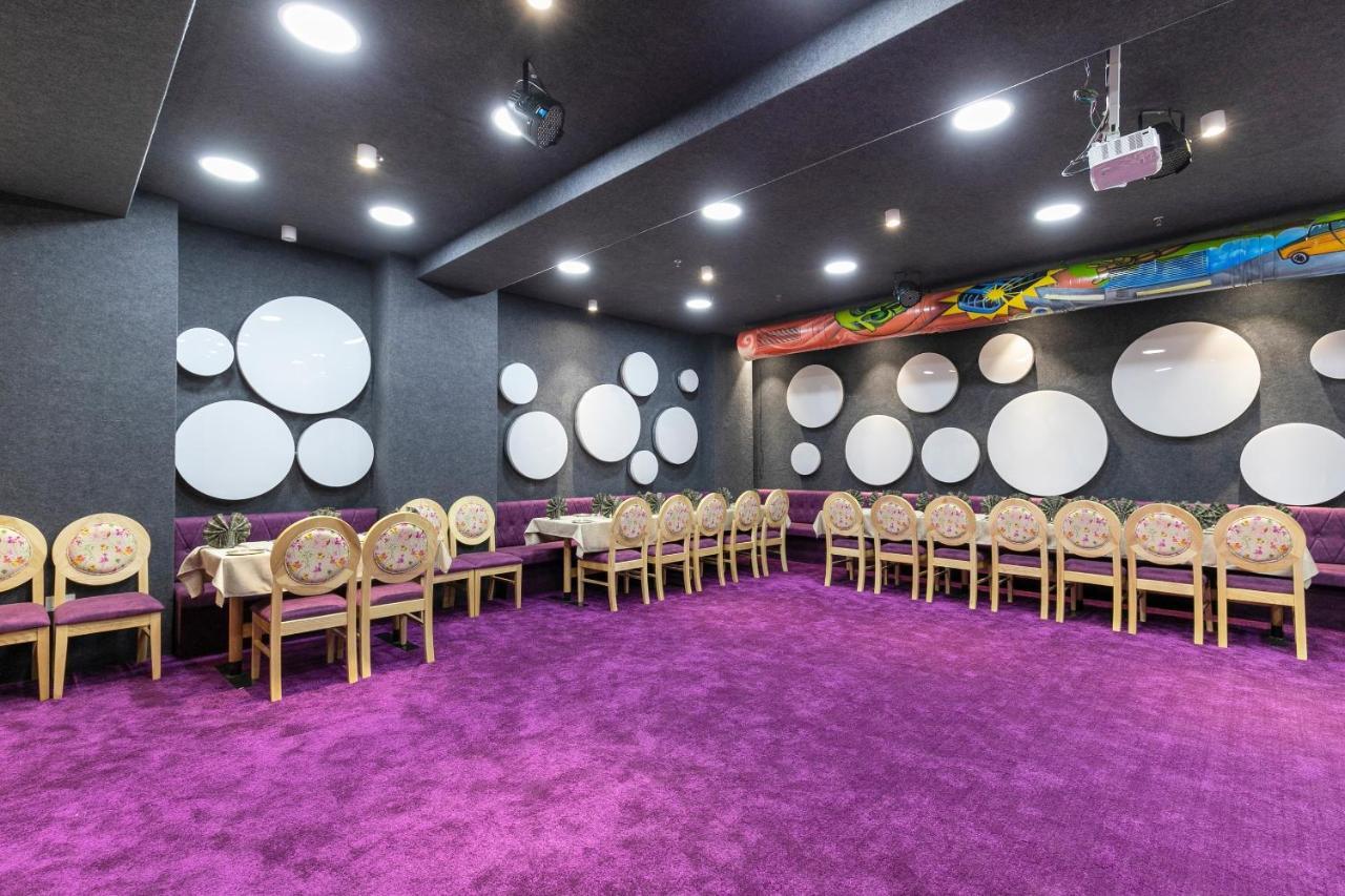 Hotel Silvera Grand Ahmadabad Zewnętrze zdjęcie