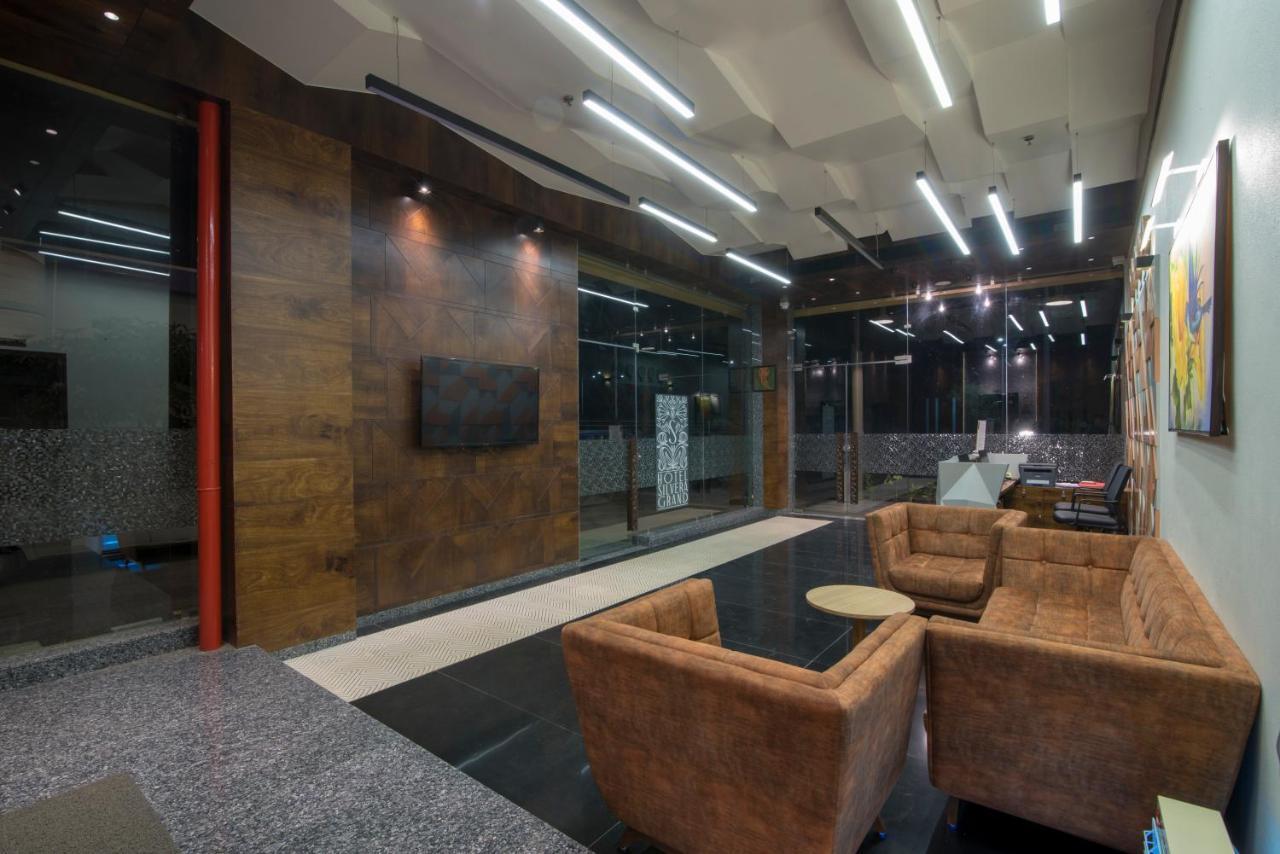 Hotel Silvera Grand Ahmadabad Zewnętrze zdjęcie