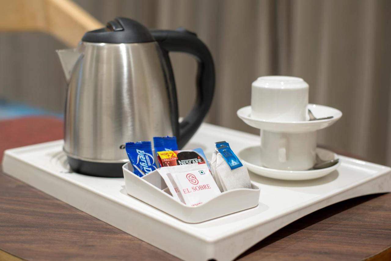 Hotel Silvera Grand Ahmadabad Zewnętrze zdjęcie