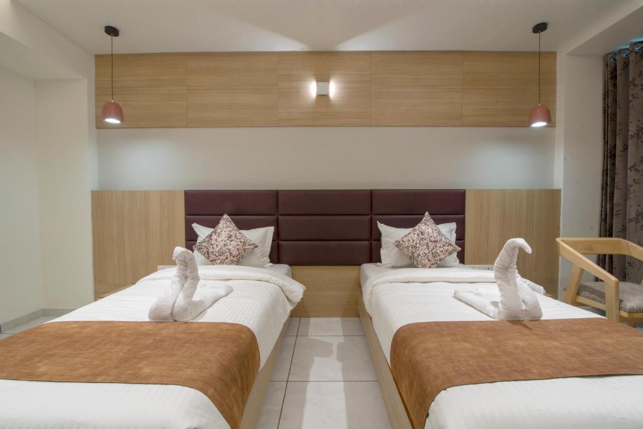 Hotel Silvera Grand Ahmadabad Zewnętrze zdjęcie