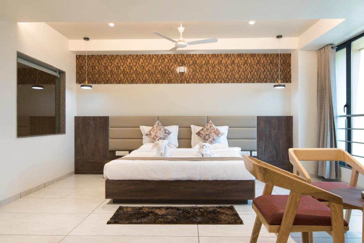 Hotel Silvera Grand Ahmadabad Zewnętrze zdjęcie